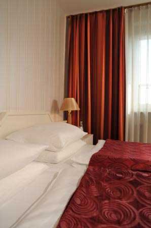 Schlafzimmer 509-kbon Hotel in Kln-Marienburg am Rhein