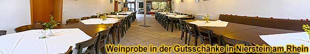 Rheinhessen-Weinprobe in der Gutsschänke vom Weingut in Nierstein am Rhein